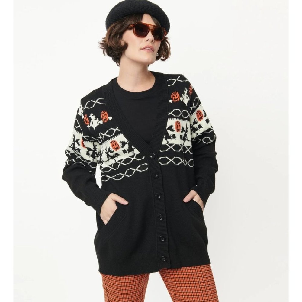 Unique Vintage Black and White Cardigan